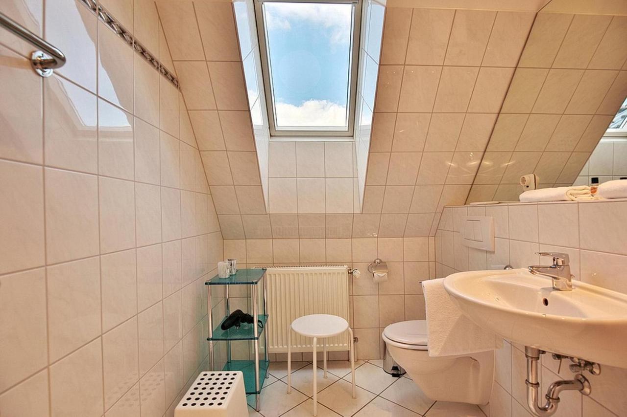 Gorch-fock-straße 20a Gorch-fock-straße 20a 3 *